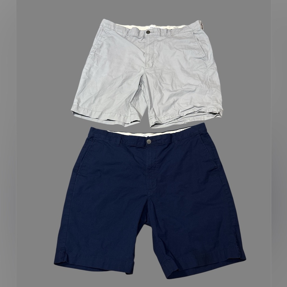 AMAZON ESSENTIALS men’s khaki shorts